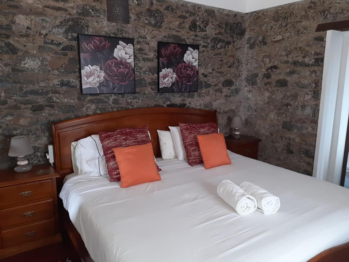 Hotel Casa Velha D Fernando E Casa Avo Augusta à Ribeira Brava Extérieur photo